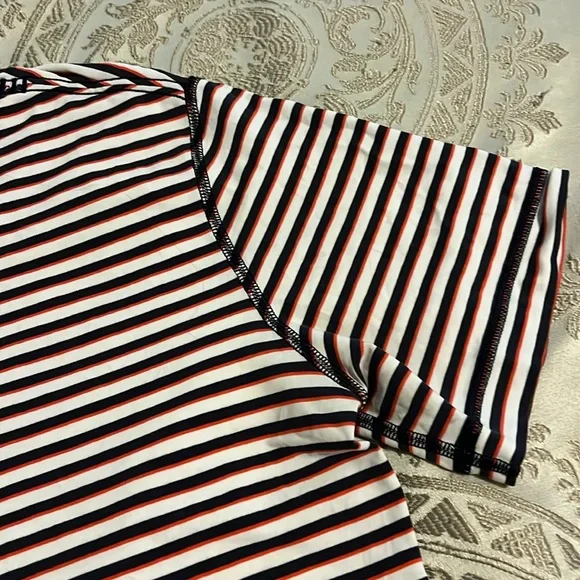 lululemon athletica Navy and White Striped Short Sleeve Tee - Picture 4 of 8